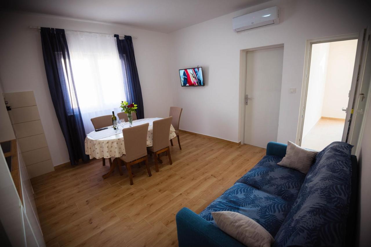 Apartmani Bare I Danica Grebastica Ngoại thất bức ảnh