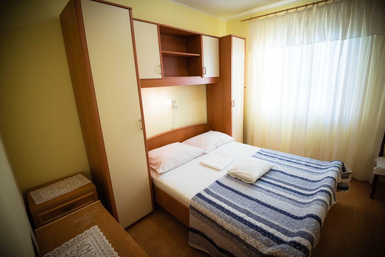 Apartmani Bare I Danica Grebastica Ngoại thất bức ảnh