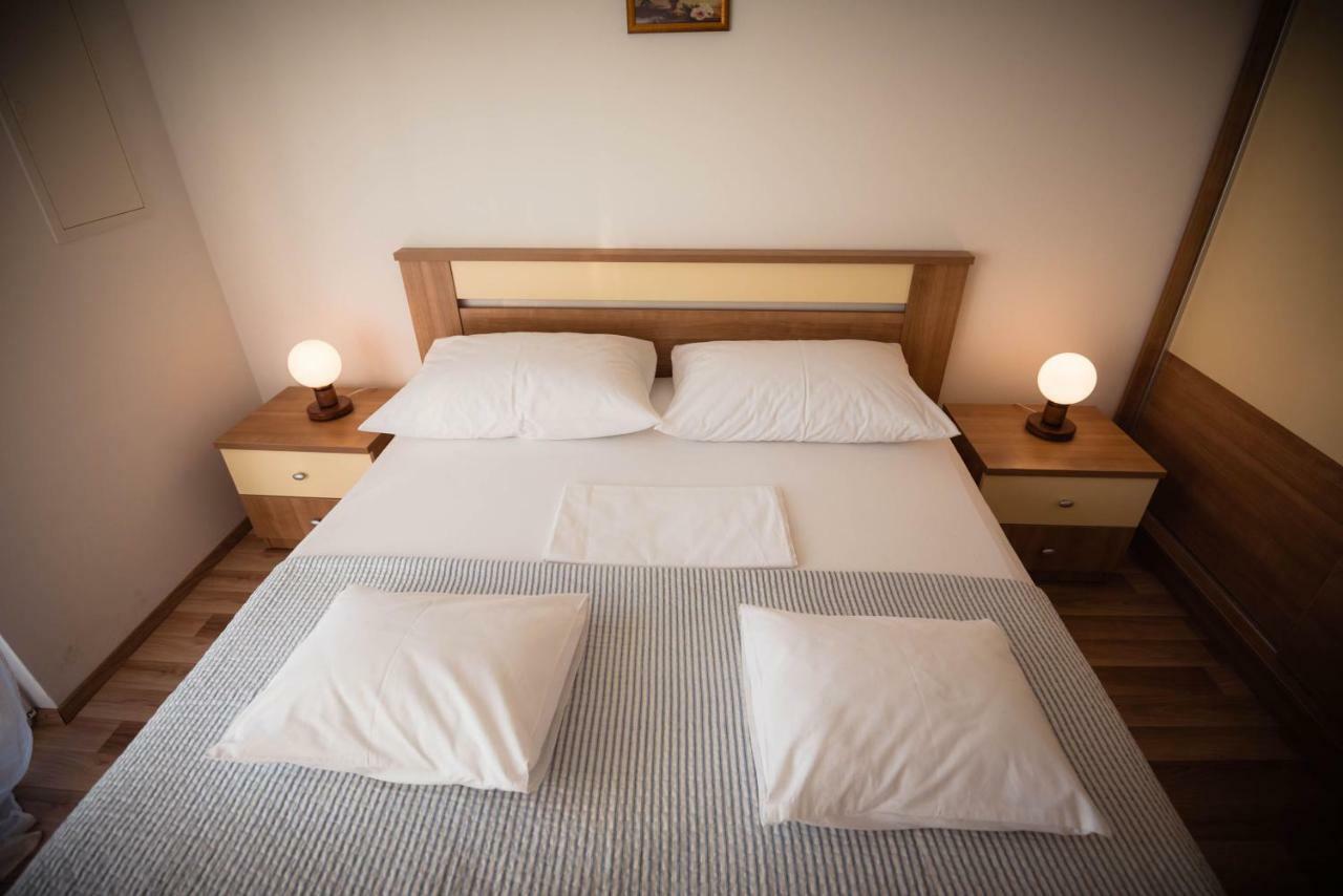 Apartmani Bare I Danica Grebastica Ngoại thất bức ảnh